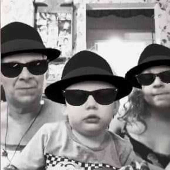 Meet your Posher, Kim - Picture 1 of 1